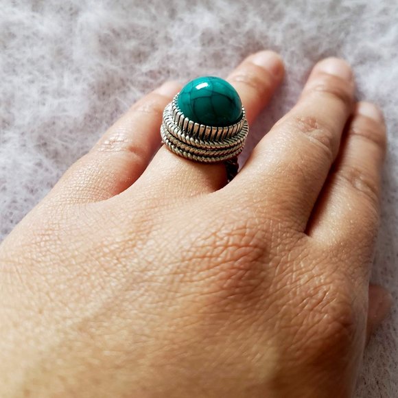Turquoise Bezel Fashion Ring Silver Tone Size 7 - Picture 2 of 9